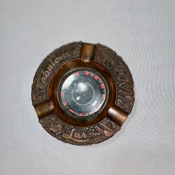 Vintage 1970’s Etched Copper Fabulous Las Vegas Roulette Ashtray - Works!  Japan - Picture 4 of 5
